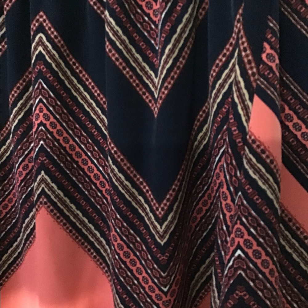 Express Strapless short dress fits size 6 and is fully lined.